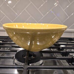 Vintage Speckled Yellow Ceramic Pottery Mixing Bowl Made in USA Pfaltzgraff? GUC